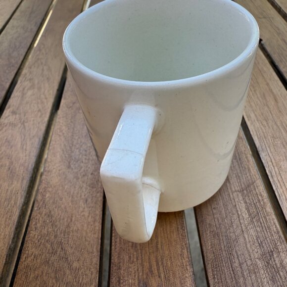 Vintage Ceramic Mug With "Help Me" Frog Design & 3D Frog Inside - Picture 6 of 6